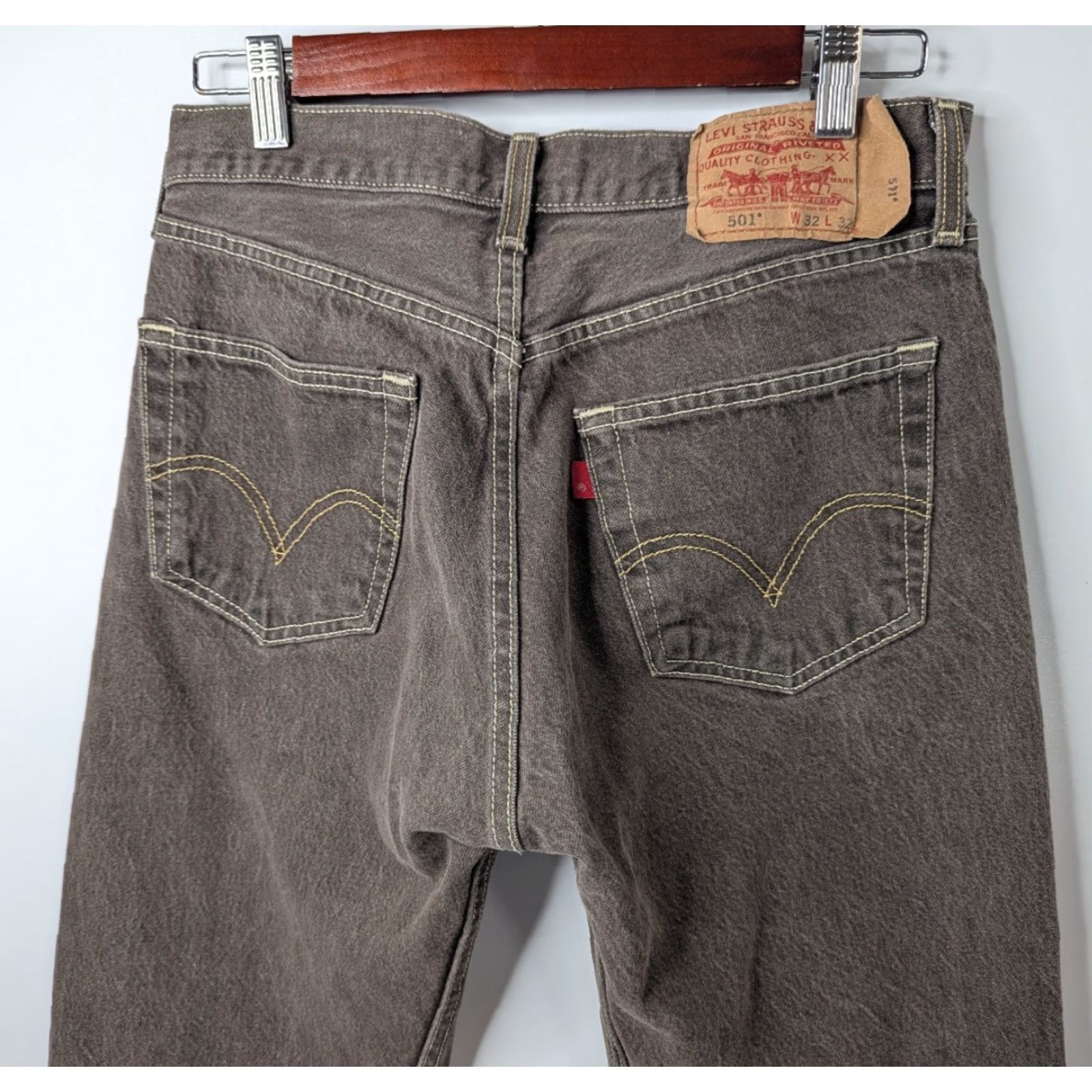Levi's VINTAGE Levi's 501 Jeans Mens Straight Brown Denim 30x29 Button Fly 5-Pocket Regular Fit Cotton Jeans 1980s Y2K Size US 30 / EU 46 - 6 Thumbnail