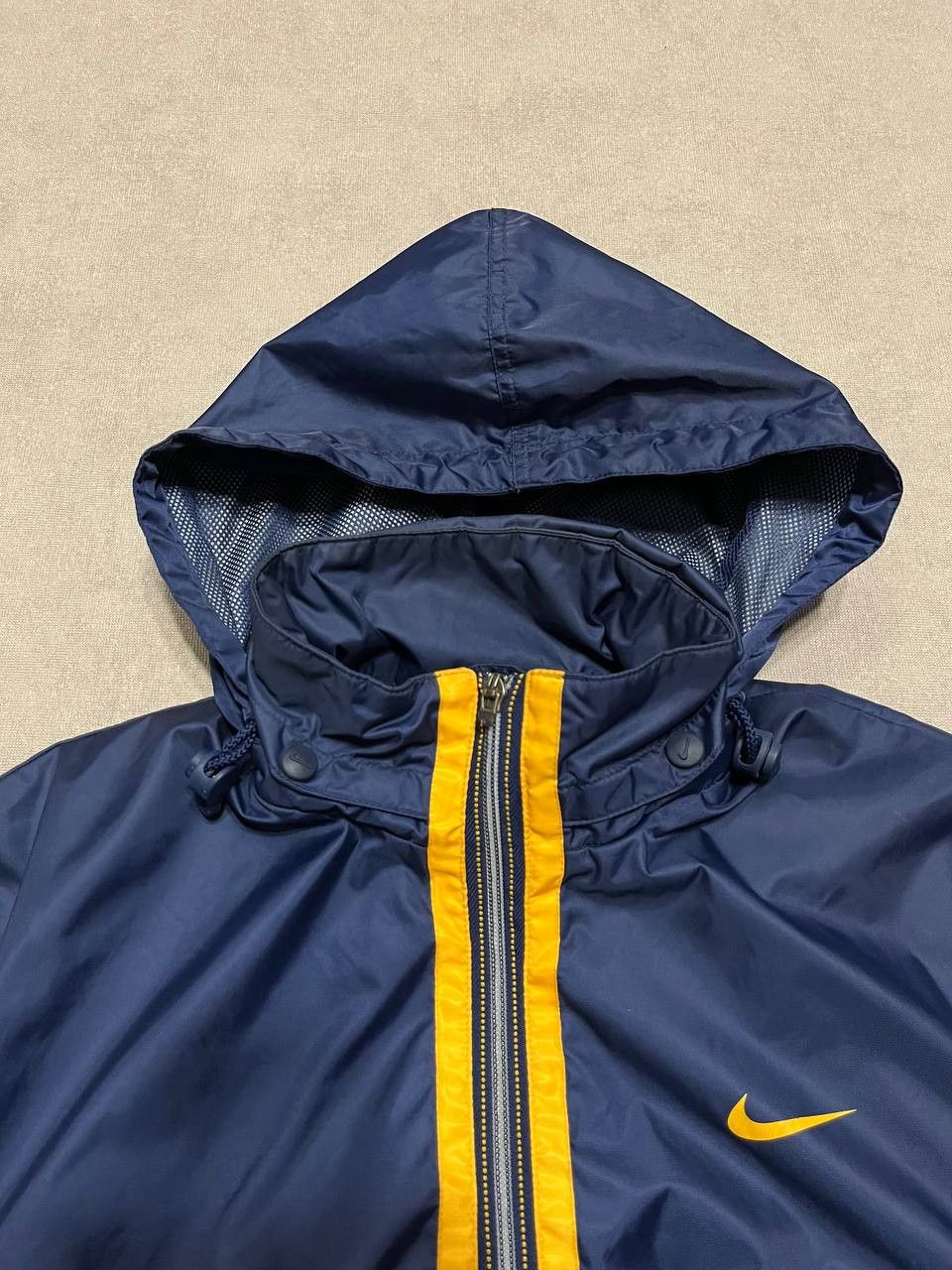 Nike Vintage Nike Windbreaker Track Jacket Big Logo Men Size US M / EU 48-50 / 2 - 8 Thumbnail