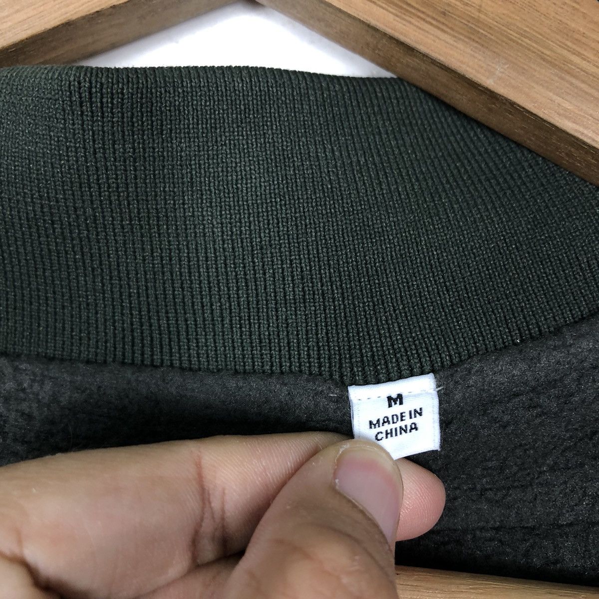 Japanese Brand 🔥Bomber Jacket Fleece White Mountaineering Uniqlo Japan Size US M / EU 48-50 / 2 - 14 Thumbnail