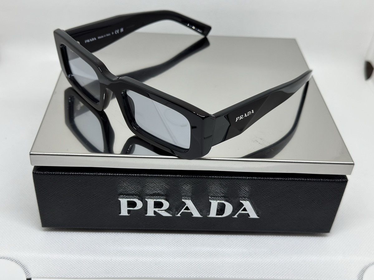 Prada Prada Symbole sunglasses PR 06YS 16K10L 53. New Collection Size ONE SIZE - 4 Thumbnail