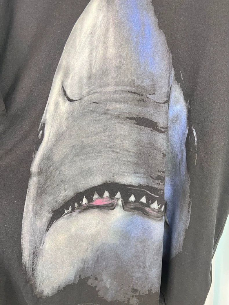 Givenchy Givenchy Big Shark Short Sleeve Size US S / EU 44-46 / 1 - 5 Thumbnail