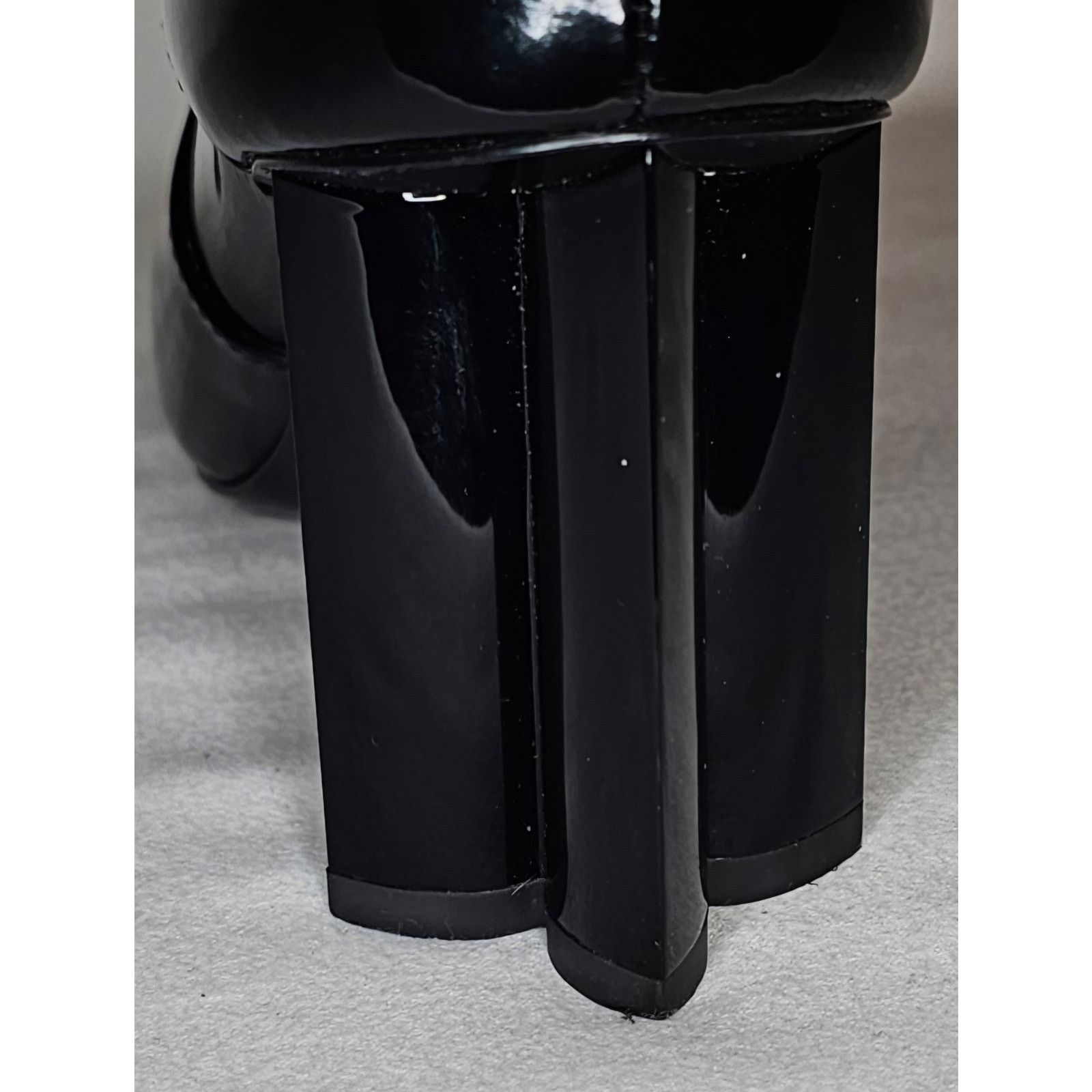 Louis Vuitton Louis Vuitton Silhouette Ankle Boot in Black Patent Leather Size US 6.5 / IT 36.5 - 13 Thumbnail