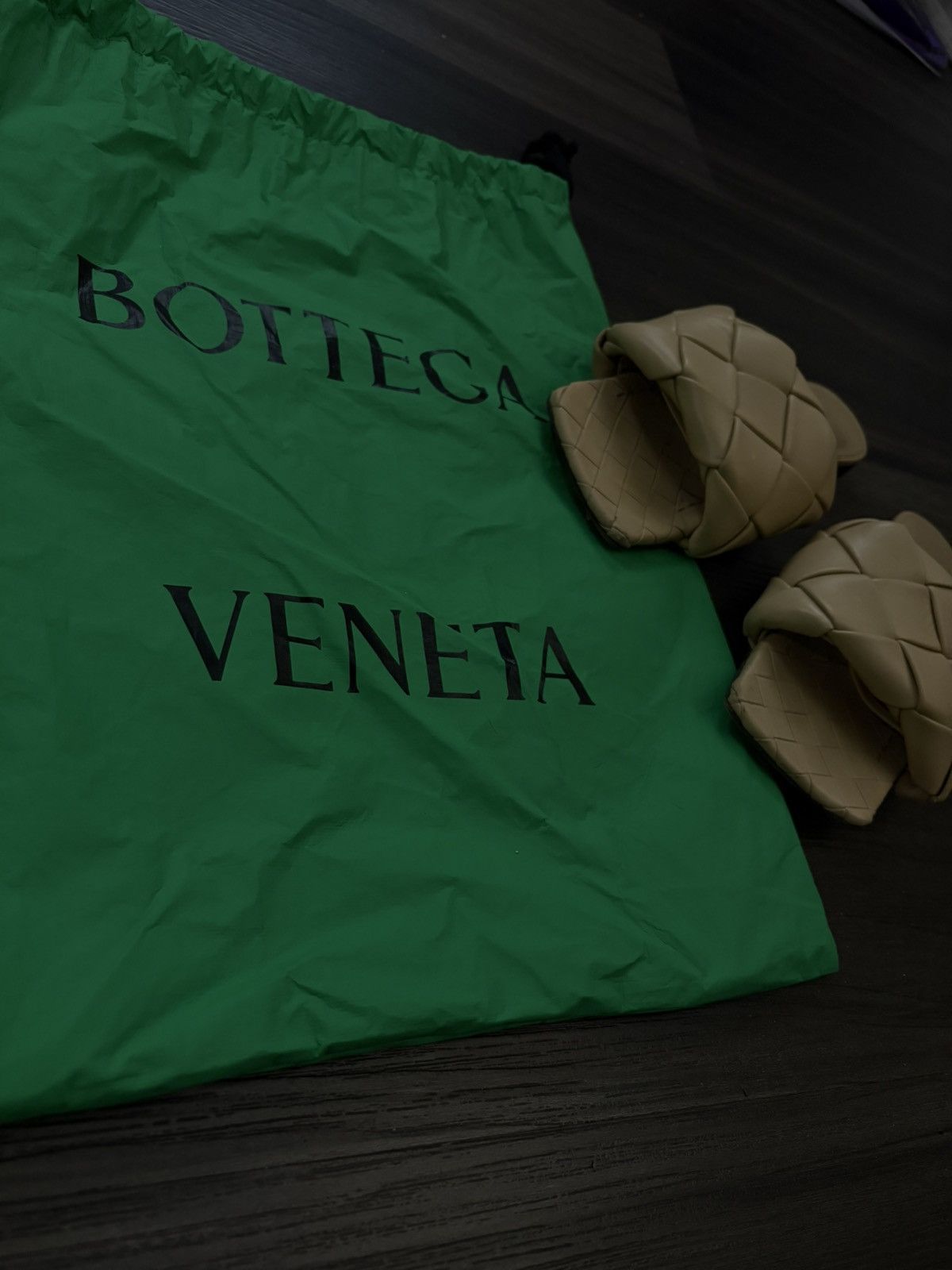 Bottega Veneta Intrecciato Weave Leather Slides in Beige, Women's (Size 7)