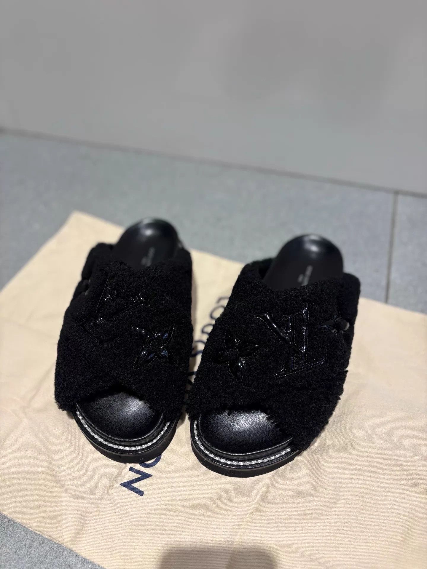 Louis Vuitton LV Teddy Fur Black Full Monogram Slippers 99 New Size 36 Size US 5.5 / IT 35.5 - 2 Thumbnail