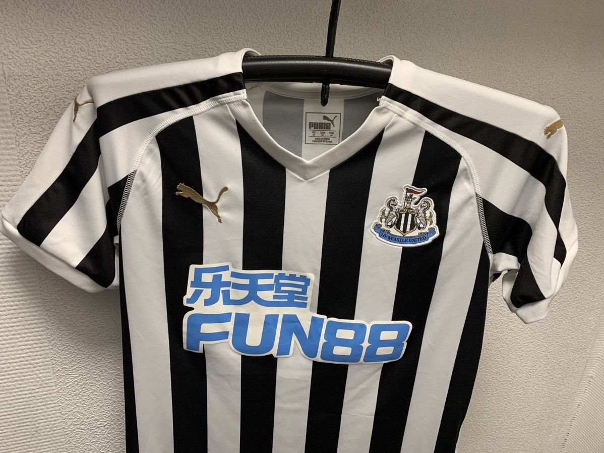 Puma Newcastle puma soccer jersey M Fun88 Size US M / EU 48-50 / 2 - 2 Thumbnail