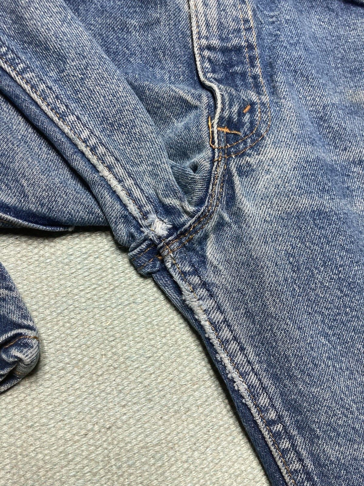 Levi's × Vintage 1980s Levi’s 505 0217 jeans faded denim dark indigo 33x32 Size US 33 - 4 Thumbnail
