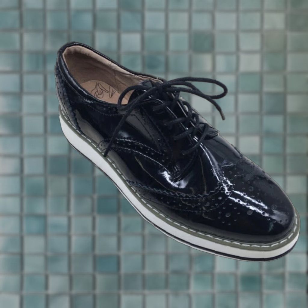 Vintage Women’s Black Patent Wingtip Oxford Shoes Casual Workwear Travel US 9.5 EU 41 Size XS / US 0-2 / IT 36-38 - 1 Thumbnail