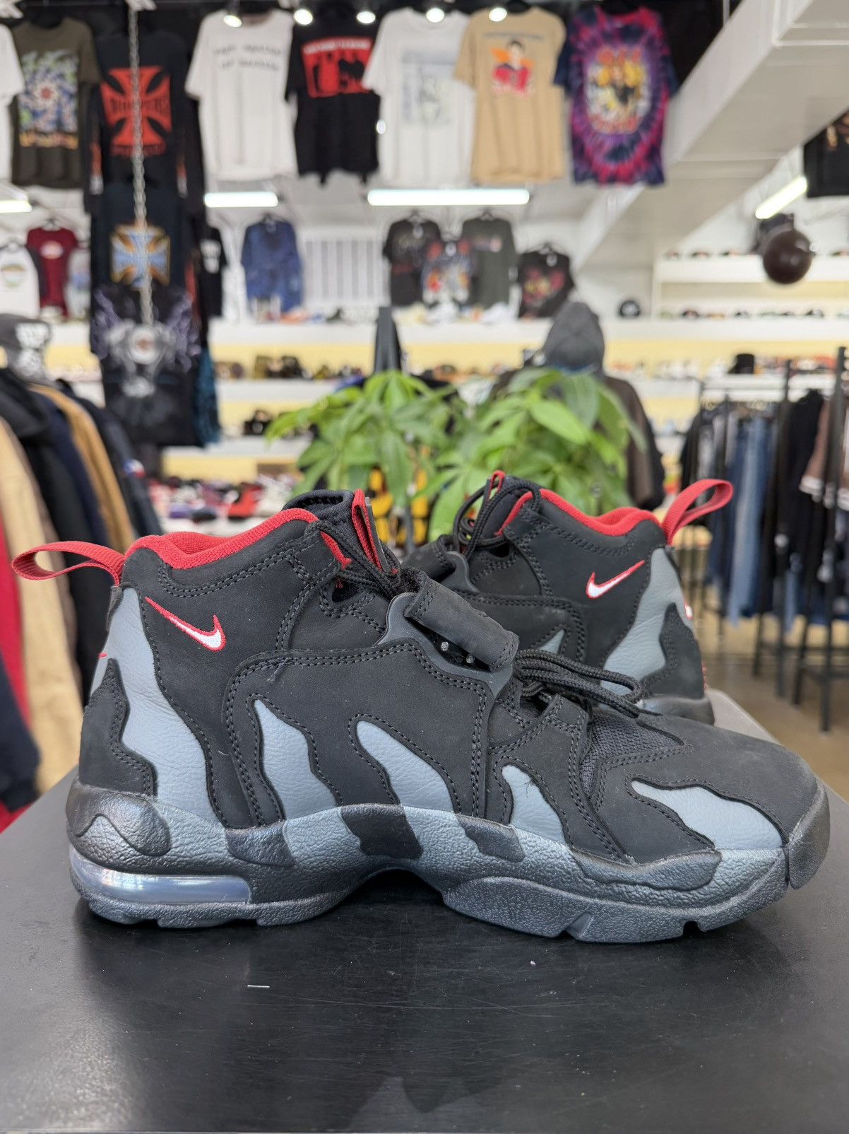 Nike Nike Air DT Max Falcons Size 9 (2024) Size US 9 / EU 42 - 3 Thumbnail