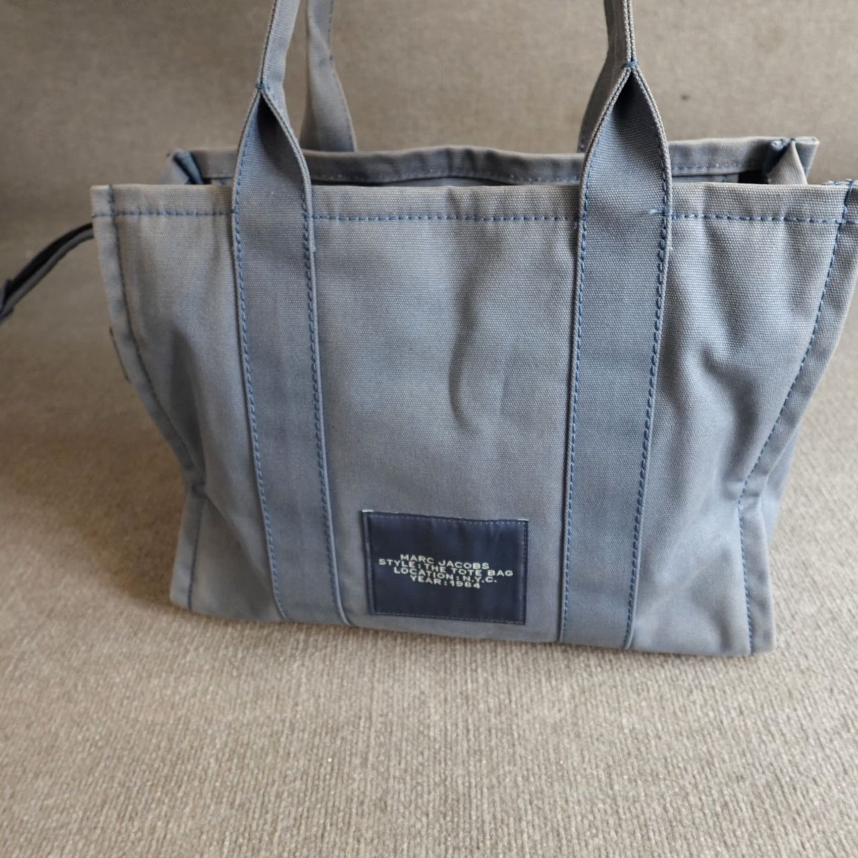 Marc Jacobs VINTAGE Marc Jacobs The Tote Bag Blue Canvas Zip Top Tote Bag Womens Large Blue Canvas Zip Top Inner Pockets 90s? Size L / US 10 / IT 46 - 3 Thumbnail