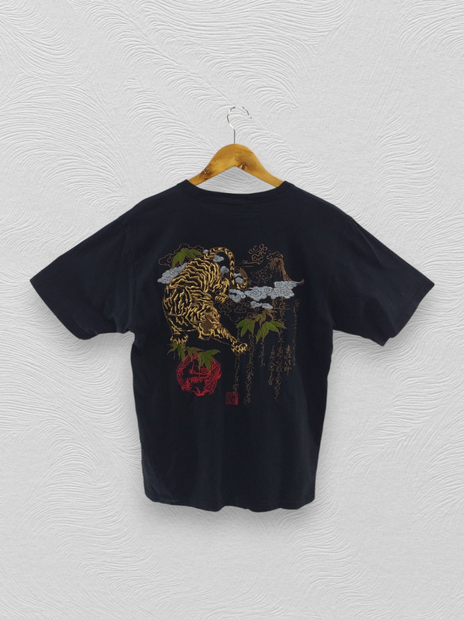 Japanese Brand Japanese Brand Sukajan Tiger Embroid Print Logo Tshirt -A055 Size US L / EU 52-54 / 3 - 1 Thumbnail