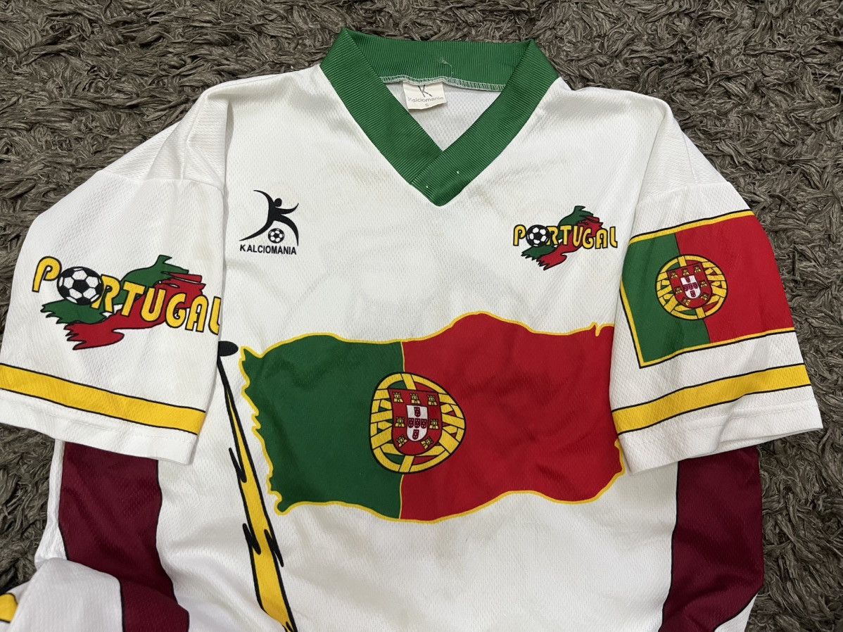 Vintage Vintage Portugal Football Jersey Size US S / EU 44-46 / 1 - 4 Thumbnail
