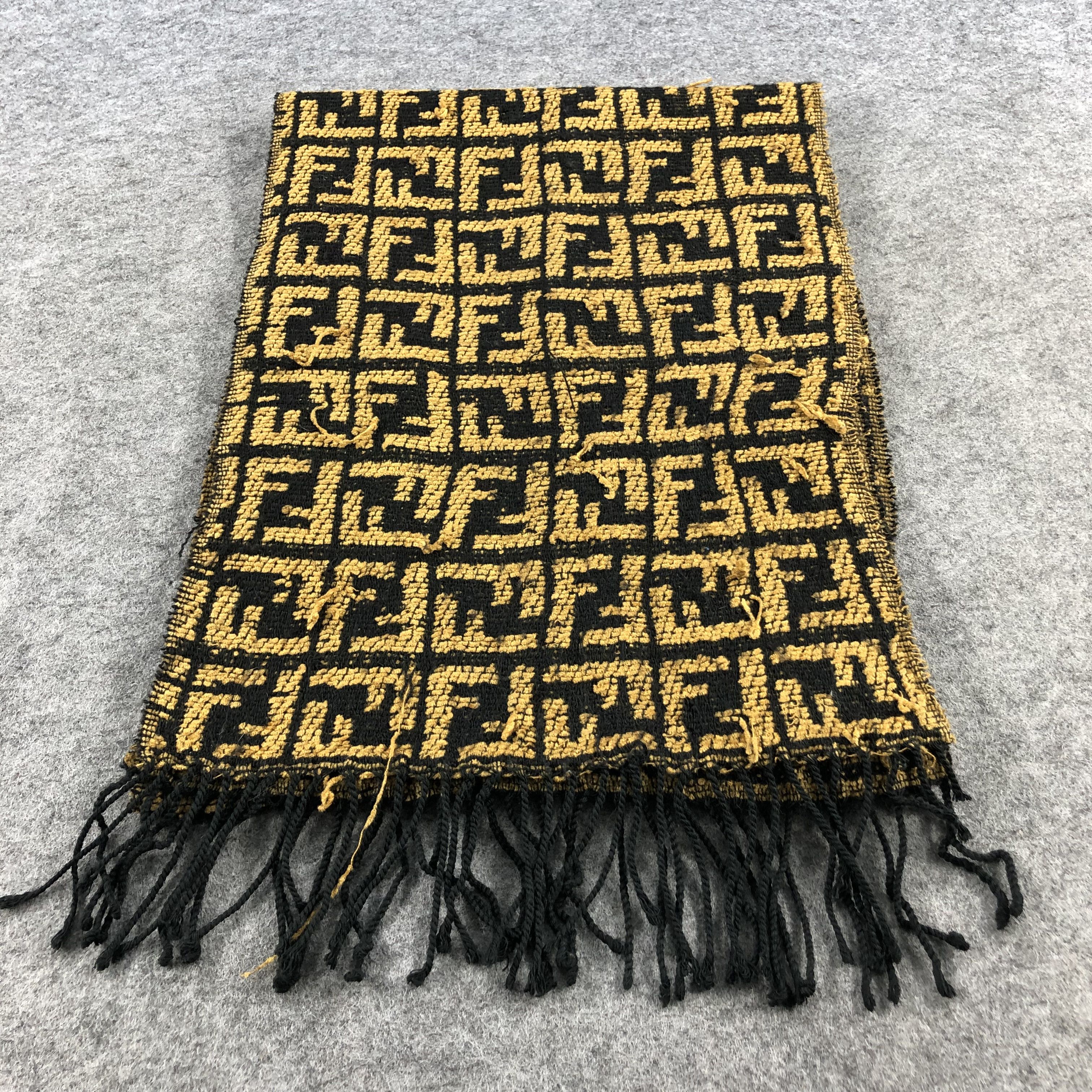 Fendi Fendi Monogram FF Scarf Muffler V882 Size ONE SIZE - 2 Thumbnail