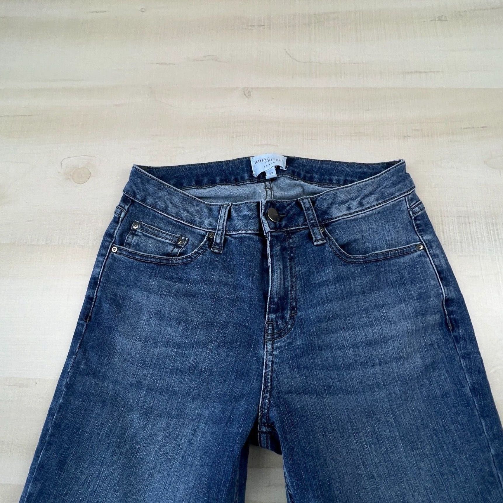 Vintage Daily Ritual Women's Medium Wash Cropped Jeans 27 Mid Rise Blue Size 27" / US 4 / IT 40 - 2 Thumbnail