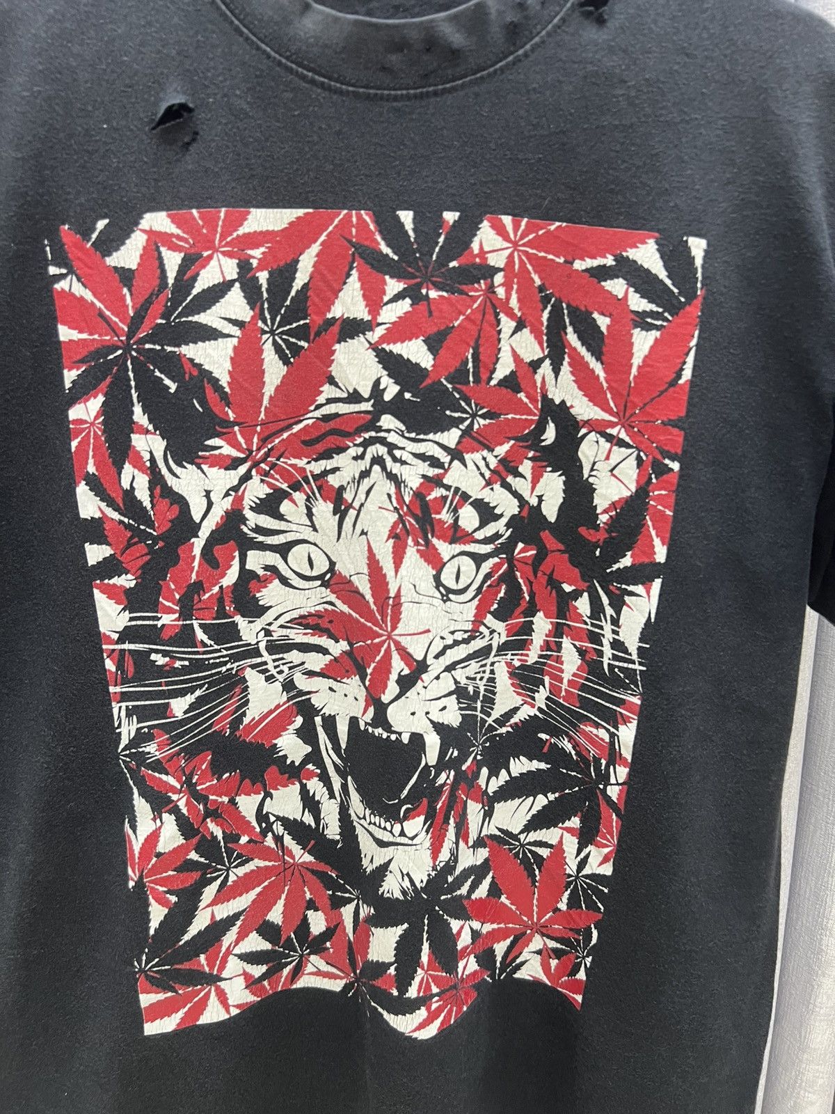 Japanese Brand THRASHED FADED CANNABIS TIGER MOTION DISTRESSED TEE Size US L / EU 52-54 / 3 - 5 Thumbnail