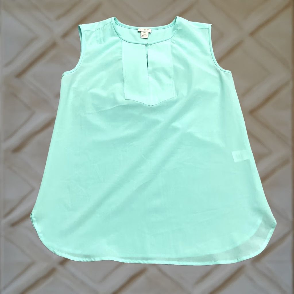 J.Crew J. Crew Drapey Keyhole Chiffon Tank Top Womens 00 Petite Green Sleeveless Casual Tank Shirt Petite Green Womens Size XXS / US 00 / IT 34 - 1 Thumbnail