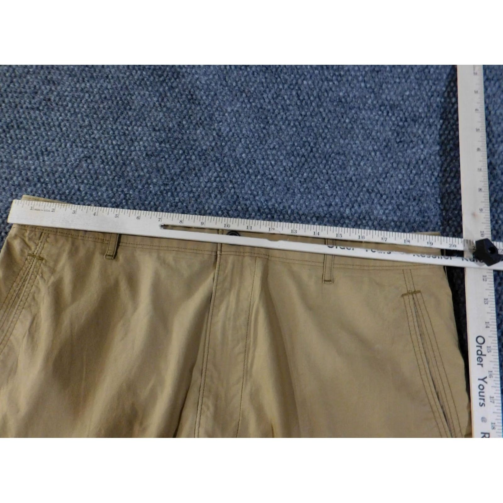 Levi's Levi's Cargo Shorts Mens 40 Khaki Utility Pockets Beige Cotton Spandex Regular Inseam 10in Summer Casual Storage Pockets Vintage No Mens Size US 40 / EU 56 - 4 Thumbnail