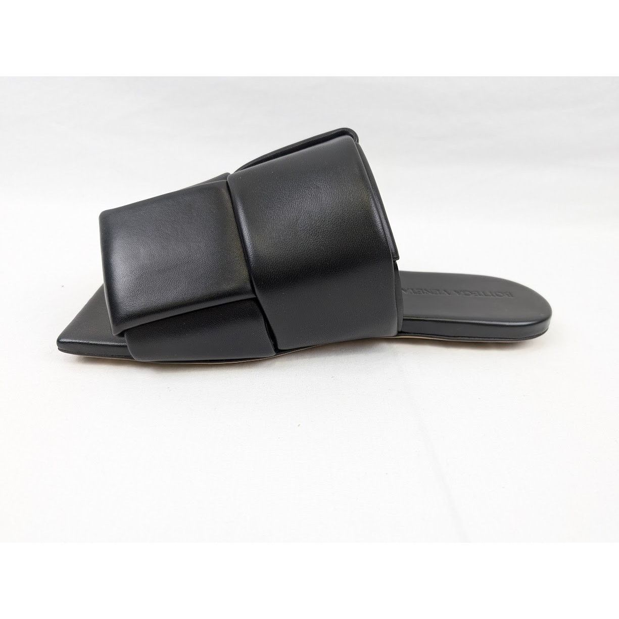 Bottega Veneta o1rshd1 Q:2 / Nappa Lagoon Leather Sandals in Black Size US 9 / EU 42 - 10 Thumbnail