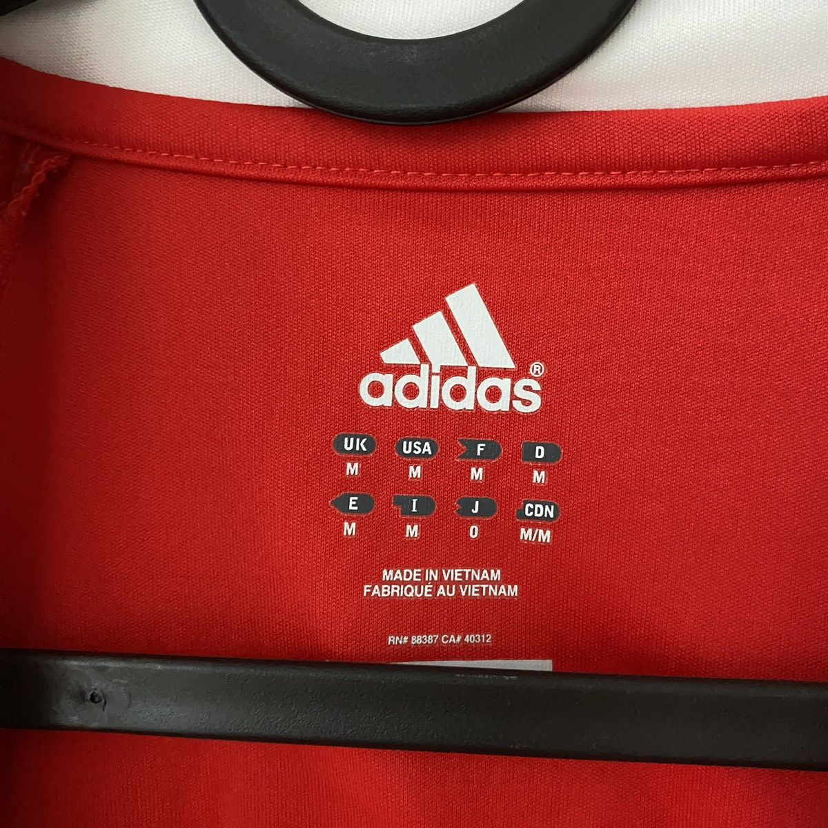 Adidas 2012 2013 Benfica Portugal Adidas Vintage Home Soccer Jersey Size US M / EU 48-50 / 2 - 5 Thumbnail
