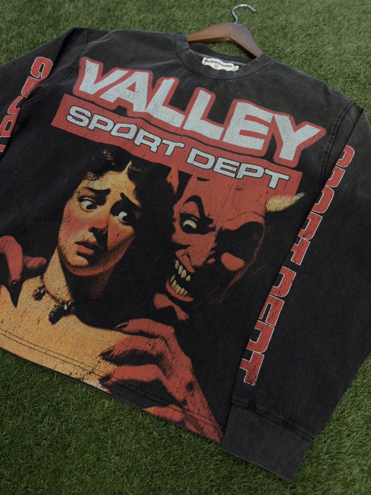 Vale Vale Long Sleeve Scared Devil Tee Size M (NEW) Size US M / EU 48-50 / 2 - 5 Thumbnail