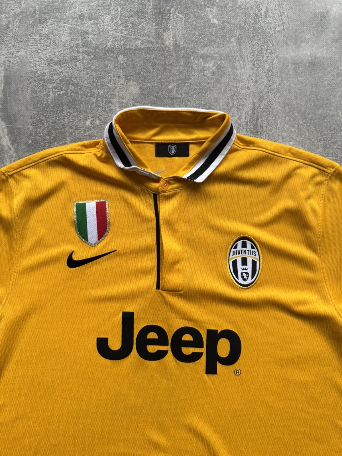 Nike JUVENTUS 2013 2014 AWAY FOOTBALL SHIRT SOCCER JERSEY Size US XL / EU 56 / 4 - 2 Thumbnail