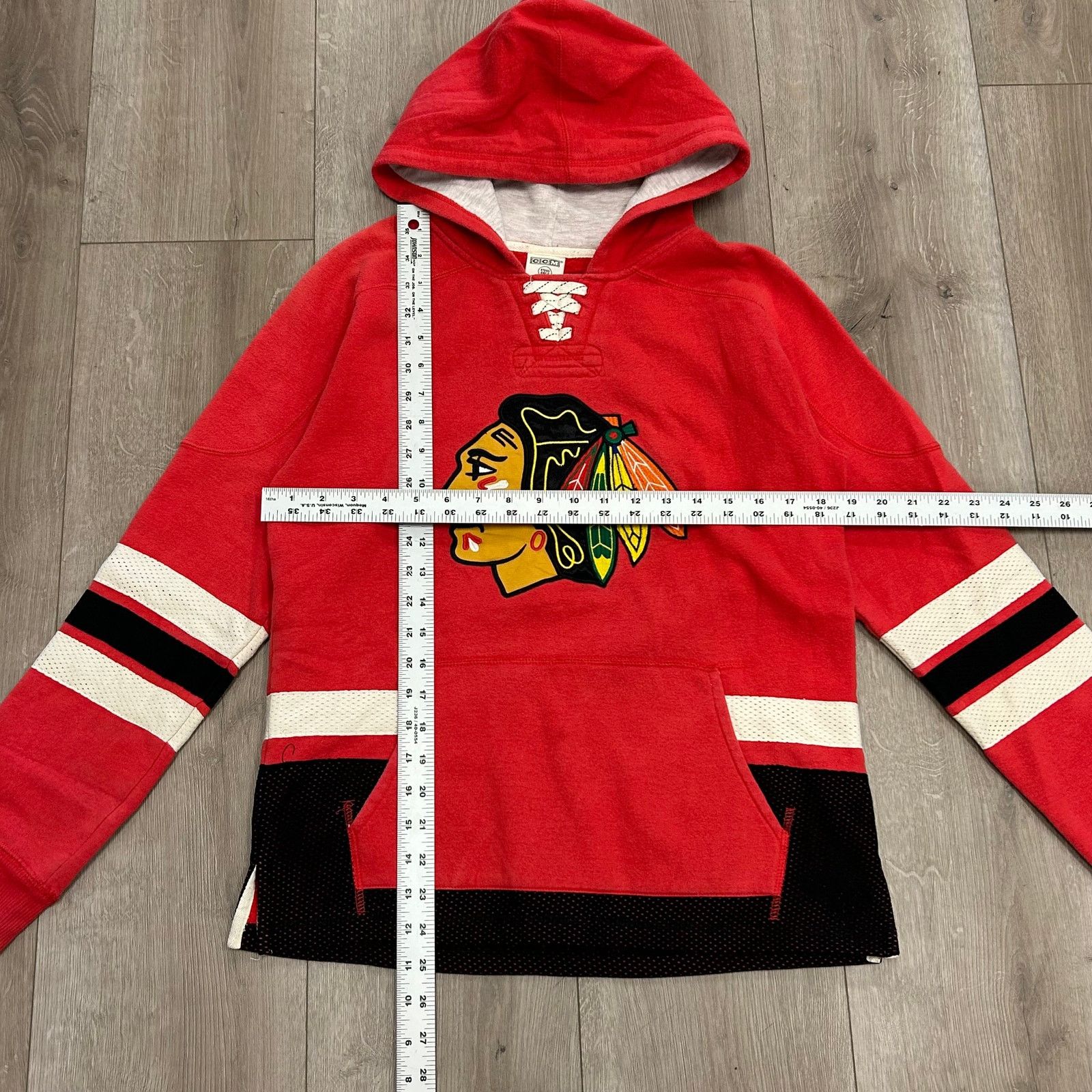NHL Chicago Blackhawks CCM Hockey Hoodie Youth Boys Large L 14 Size US L / EU 52-54 / 3 - 5 Thumbnail