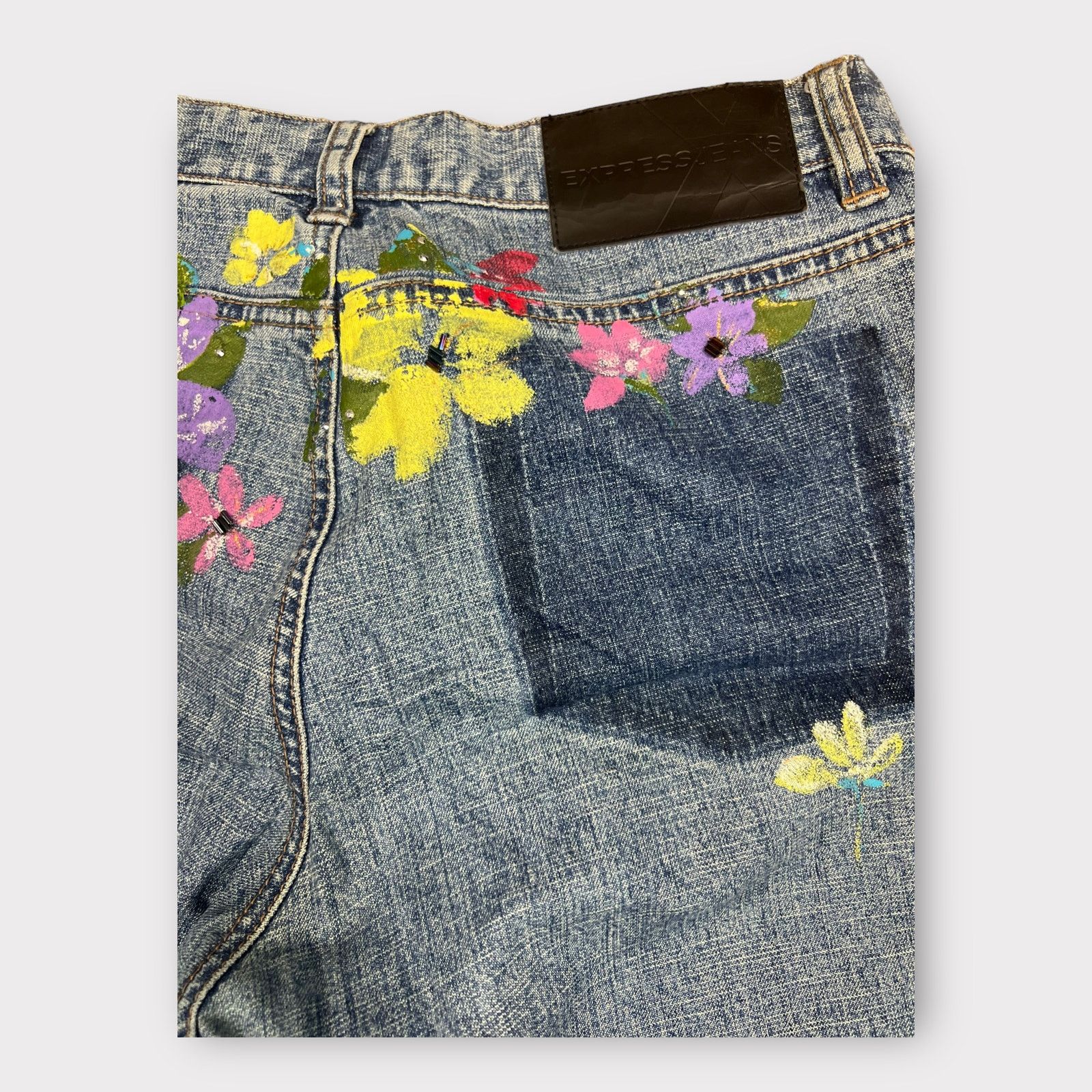 Express Express | Vintage Y2K Painted Embellished Jeans | 5/6 Size 28" / US 6 / IT 42 - 6 Thumbnail