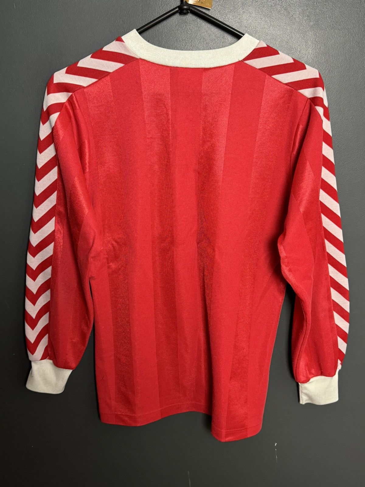 Hummel Middlesbrough 84/86 Home Football Long Sleeve Jersey Size US S / EU 44-46 / 1 - 2 Thumbnail