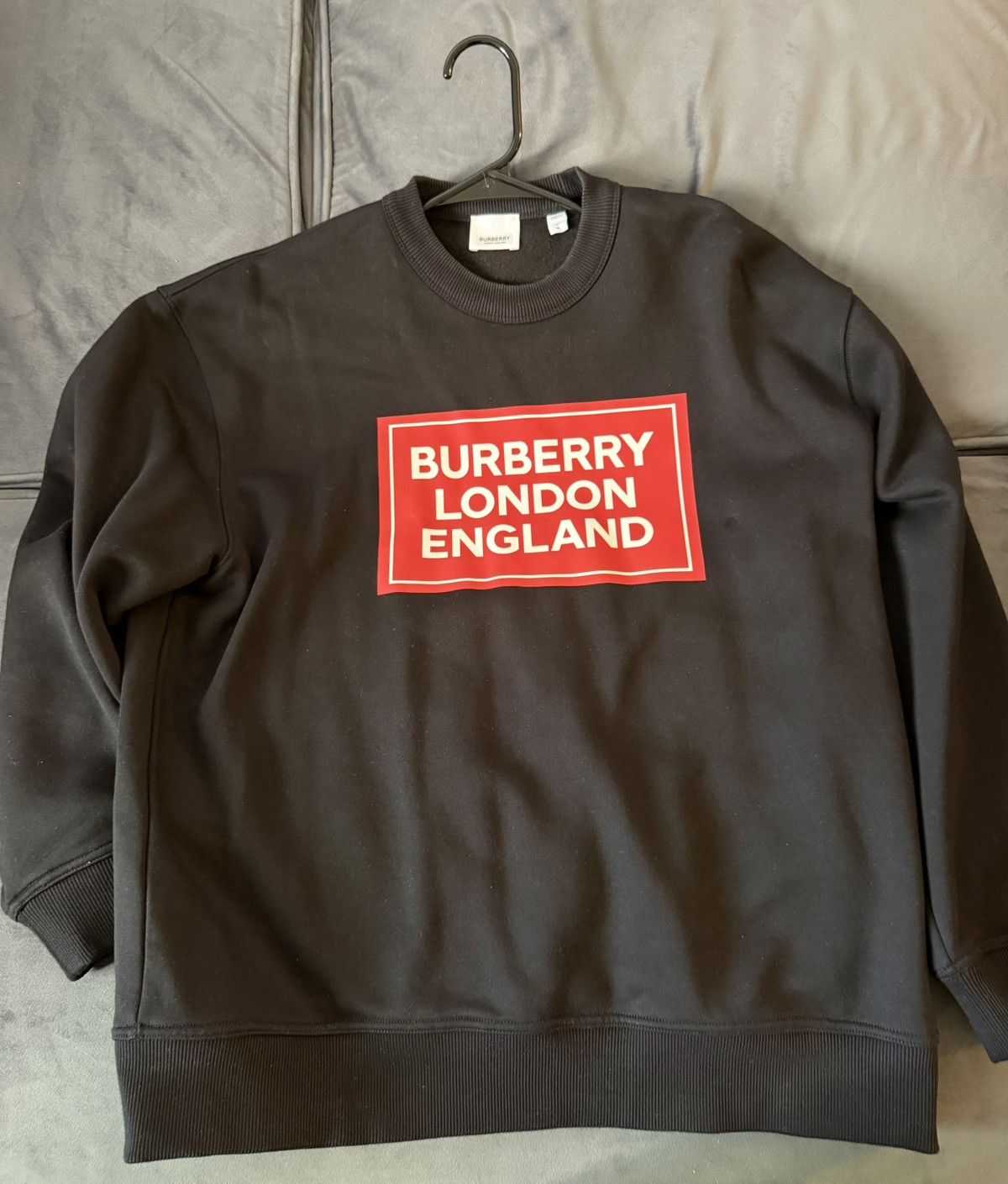 Burberry Burberry Santo Logo Black and Red Print Crewneck Women’s Size L / US 10 / IT 46 - 1 Thumbnail