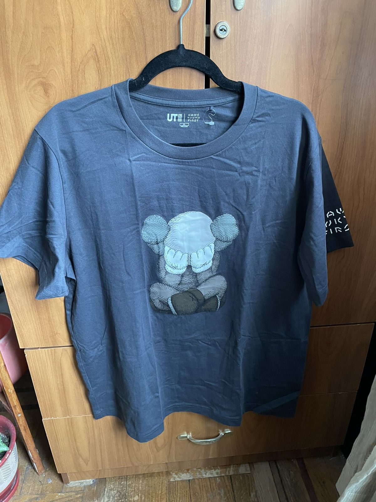 Kaws Kaws tokyo tee Size US XL / EU 56 / 4 - 1 Thumbnail