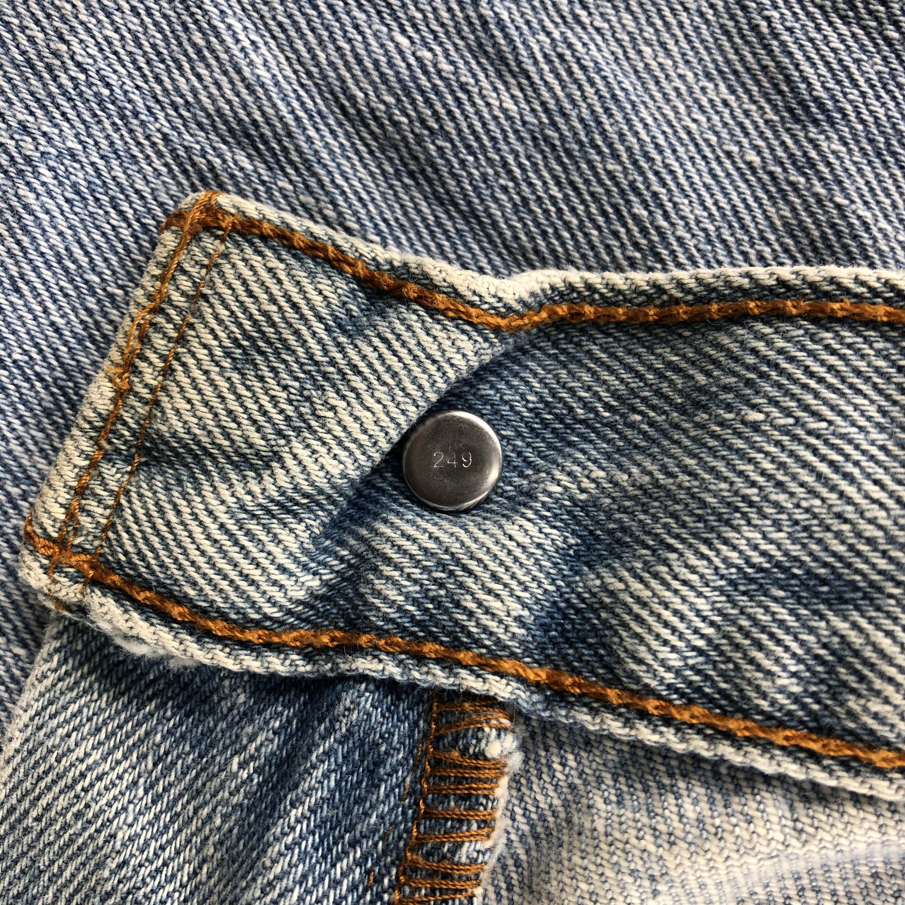 Levi's Vintage Light Wash Levis 550 Jeans- J1367 Size US 34 / EU 50 - 8 Thumbnail