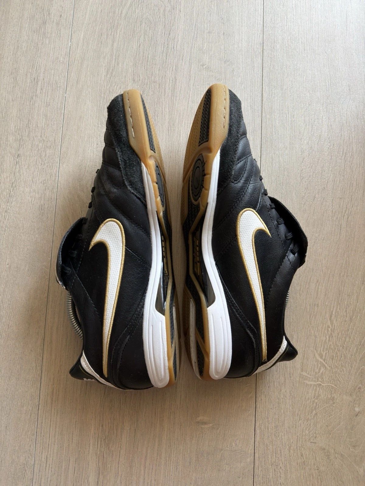 Nike Nike Tiempo leather Shoes Indoor Cleats Soccer Football Mens Size US 11 / EU 44 - 4 Thumbnail