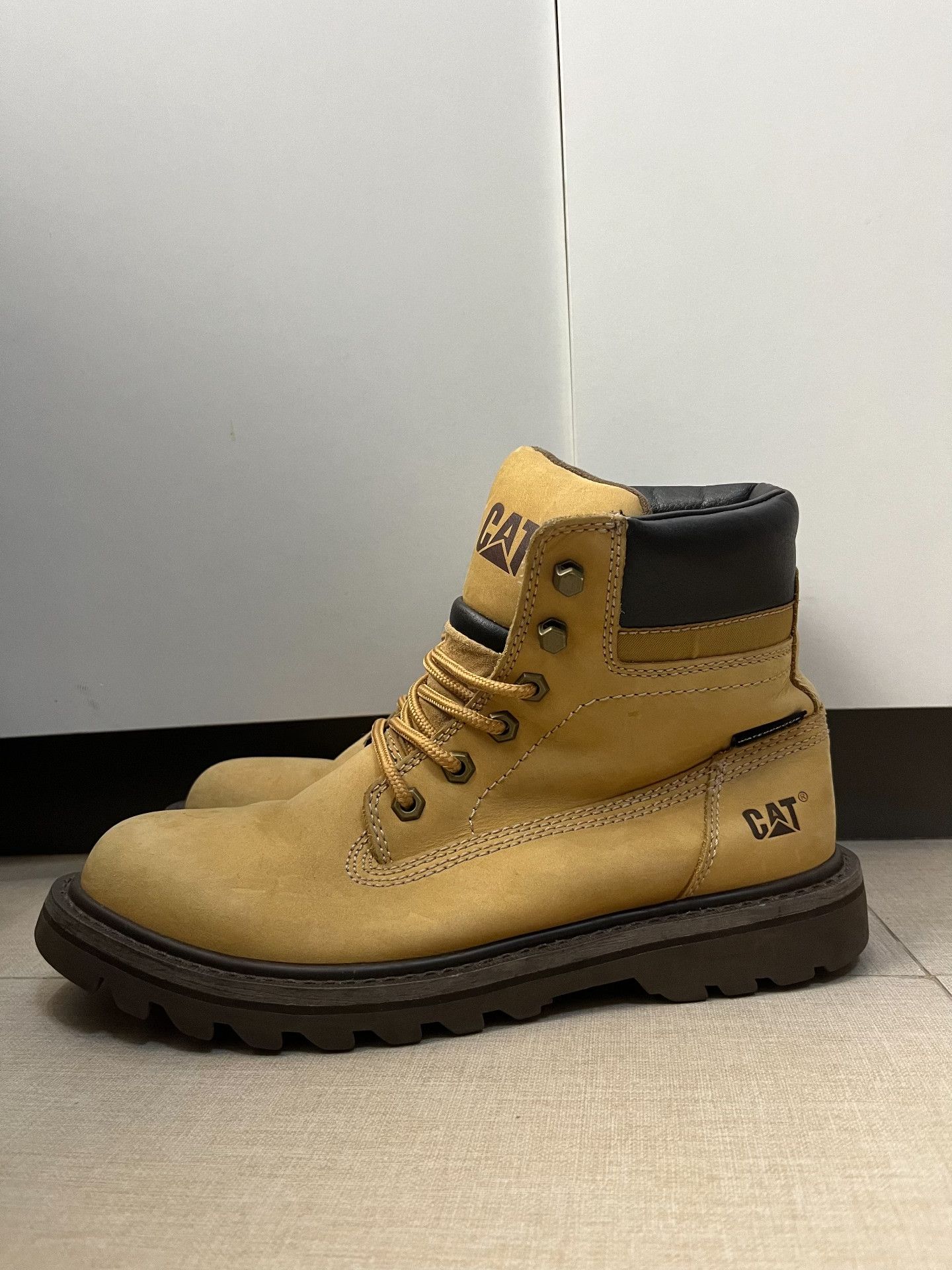 Caterpillar Caterpillar Waterproof Yellow Boots 41 Men Size US 8.5 / EU 41-42 - 1 Thumbnail
