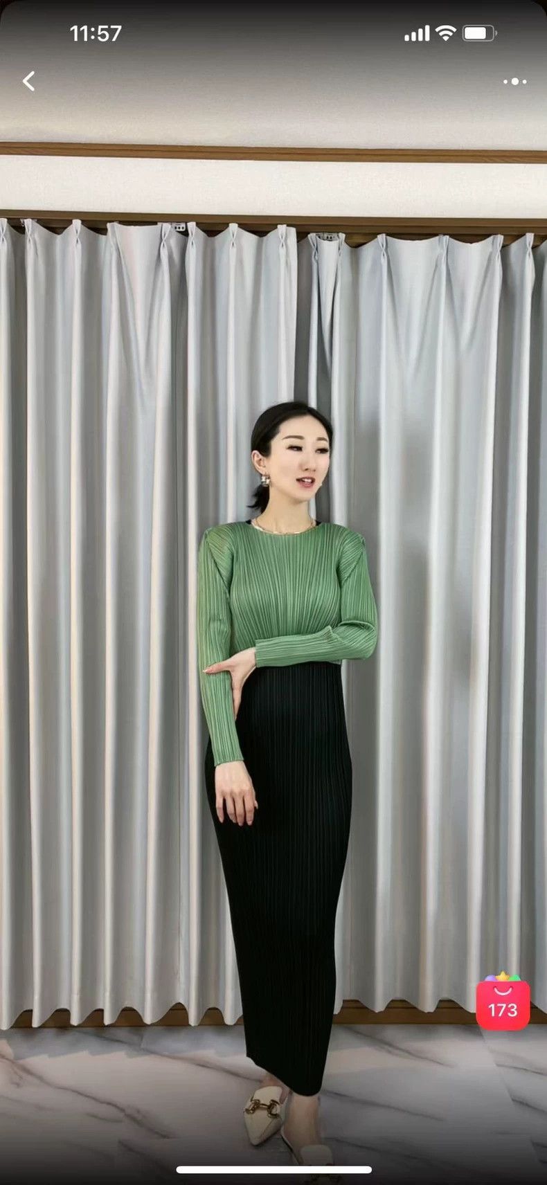 Issey Miyake Issey Miyake size:one size Green pleated top Size XS / US 0-2 / IT 36-38 - 1 Thumbnail
