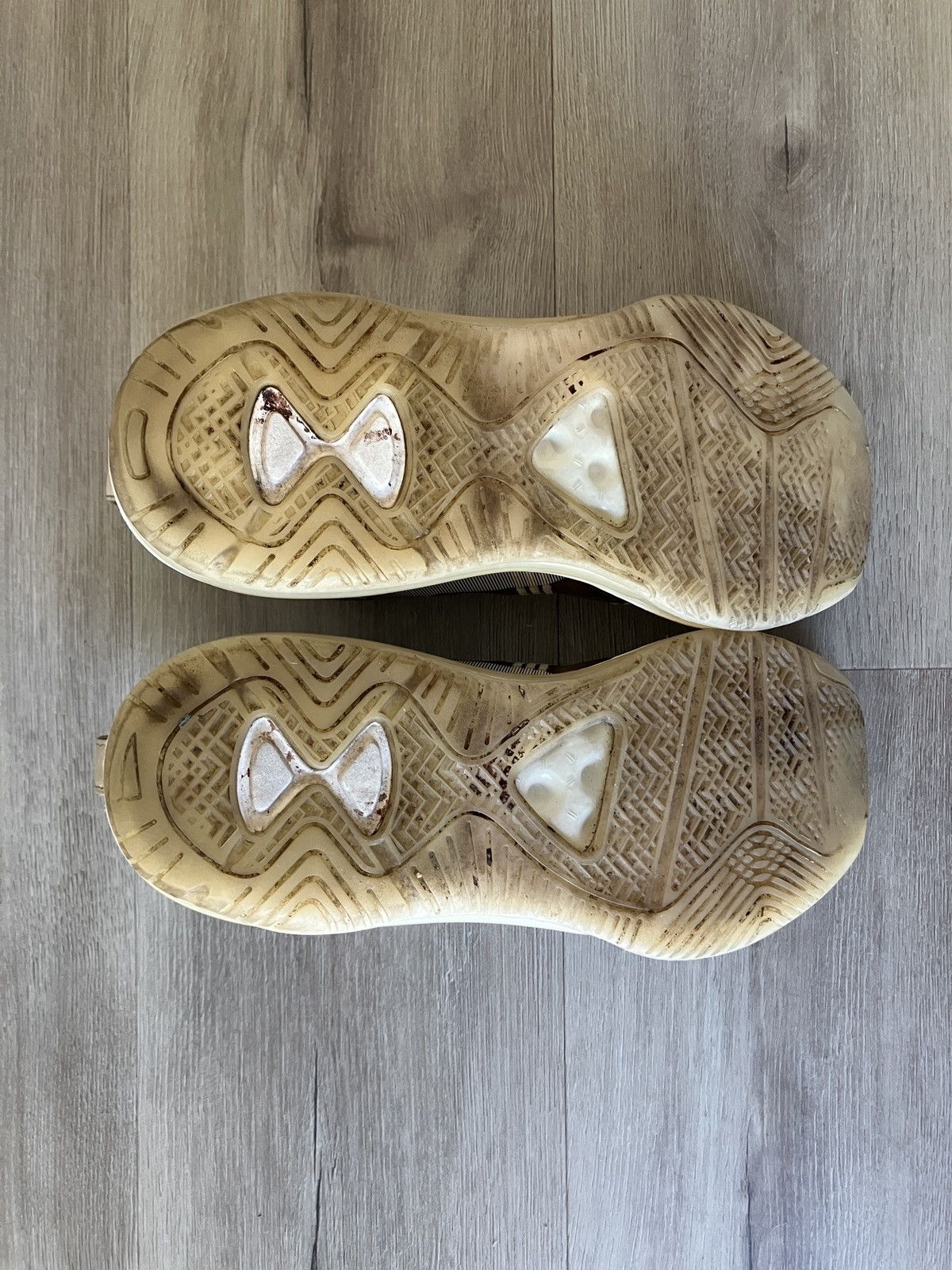 John Elliott × Nike John Elliott x Lebron Icon QS ‘Parachute Beige’ Size US 8 / EU 41 - 5 Thumbnail