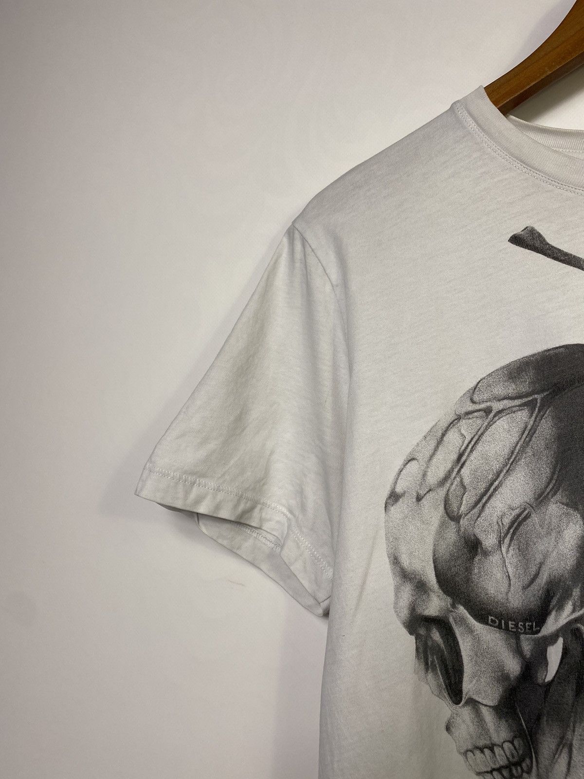 Diesel 🔥Vintage Diesel Butterfly Skull Print T-shirt Tee Size US M / EU 48-50 / 2 - 7 Thumbnail