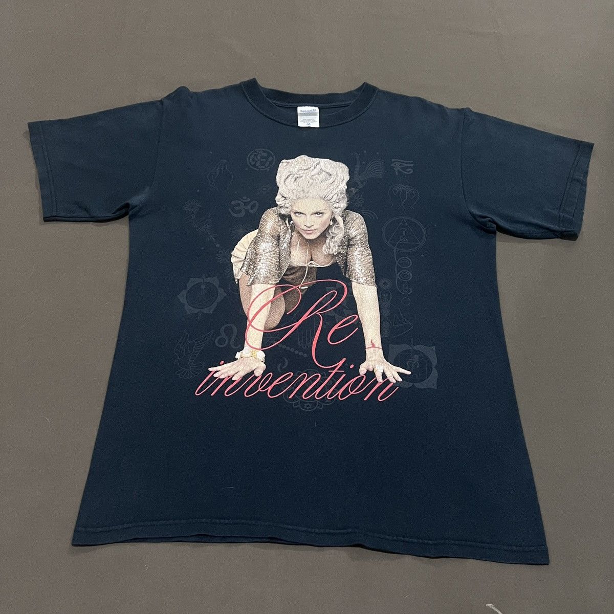 Band Tees Vintage 2004 Madonna Tour Promo Tee Faded Size US M / EU 48-50 / 2 - 3 Thumbnail