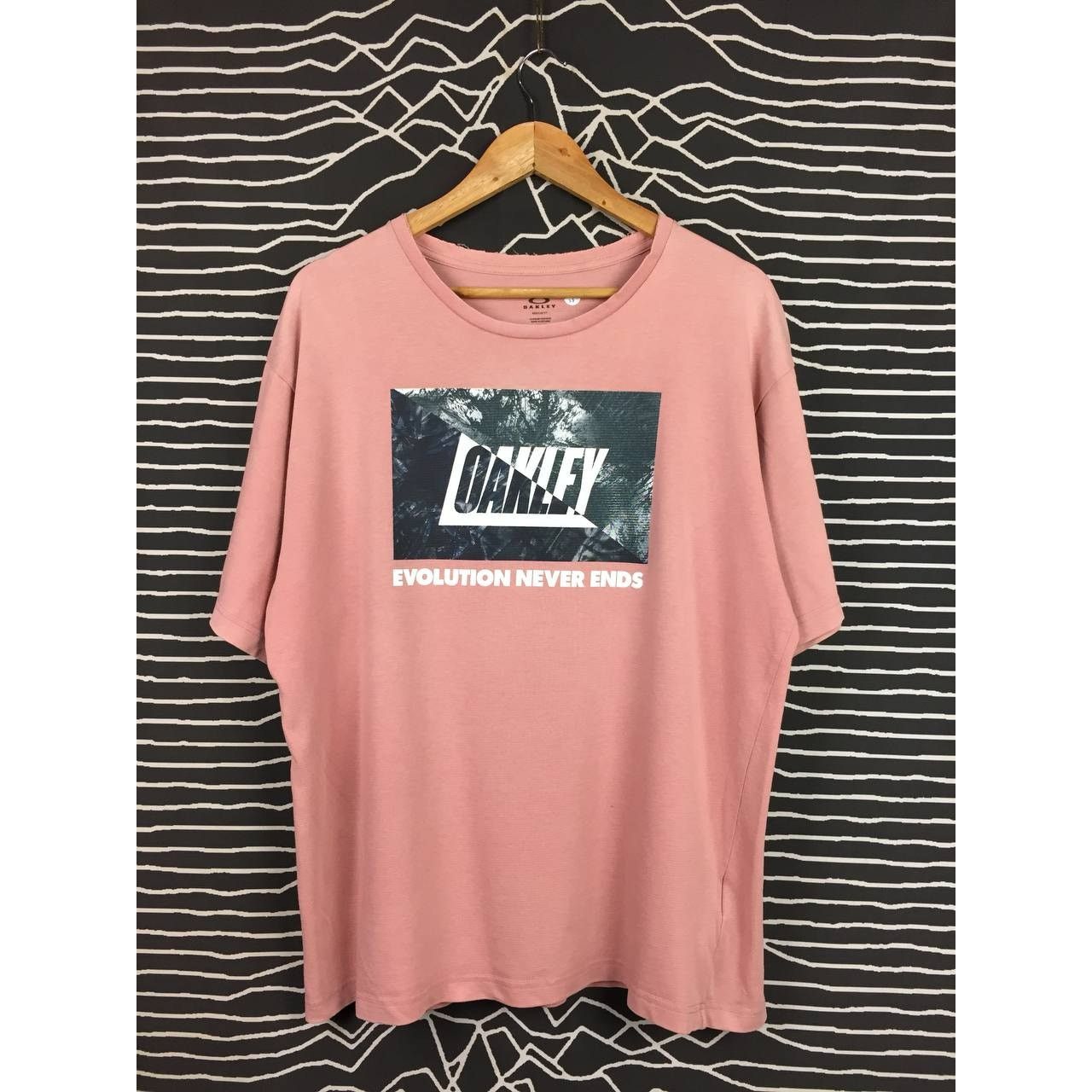 Oakley Oakley Evolution Never Ends Regular Fit Tee Size XL Size US XL / EU 56 / 4 - 1 Thumbnail