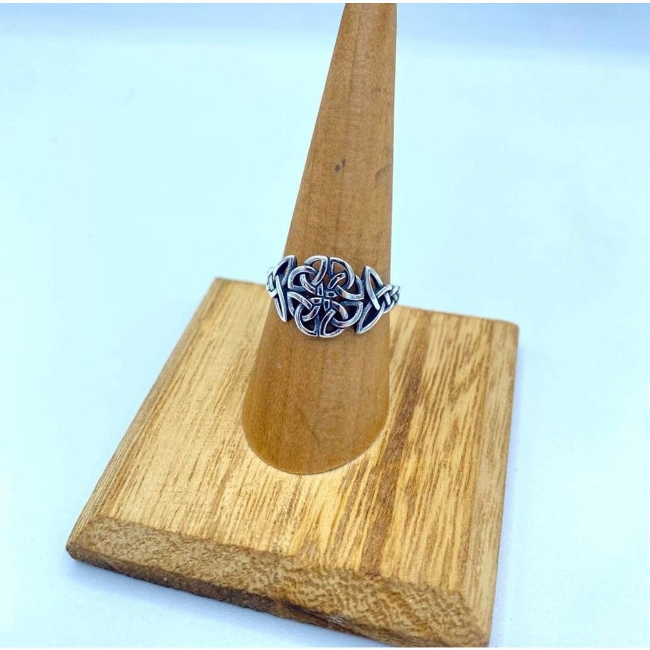 The Unbranded Brand Celtic Sterling Silver Ring Size ONE SIZE - 1 Thumbnail