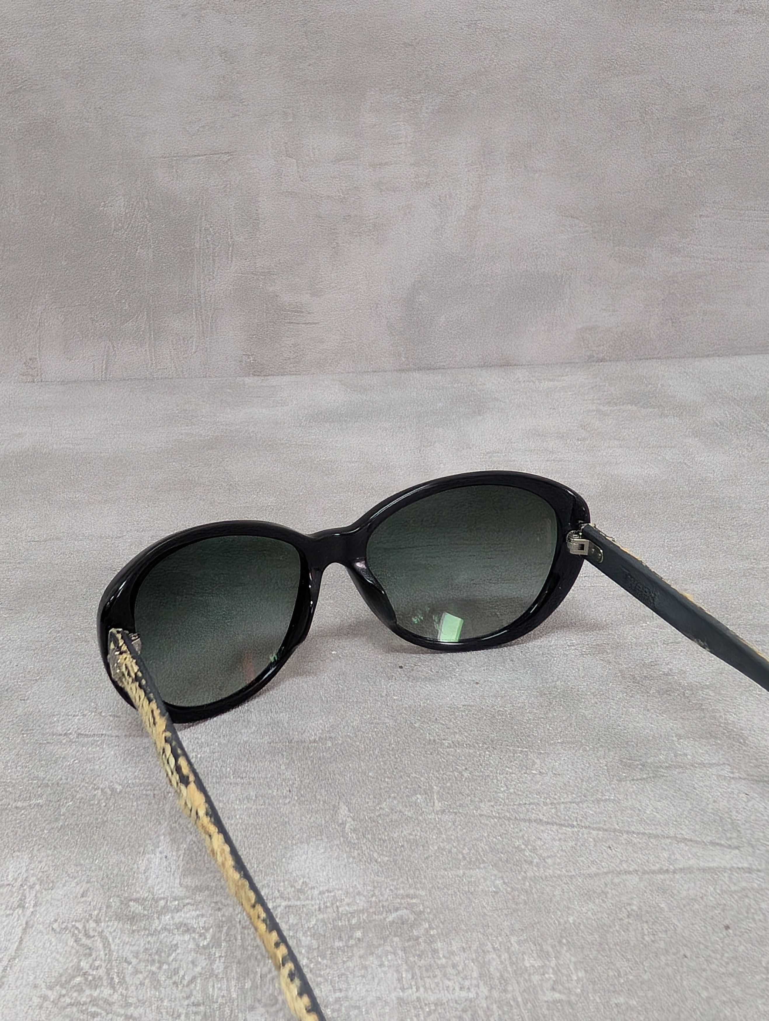 Chanel Chanel Black Frames With Tweed Arms Sunglasses Size ONE SIZE - 6 Thumbnail