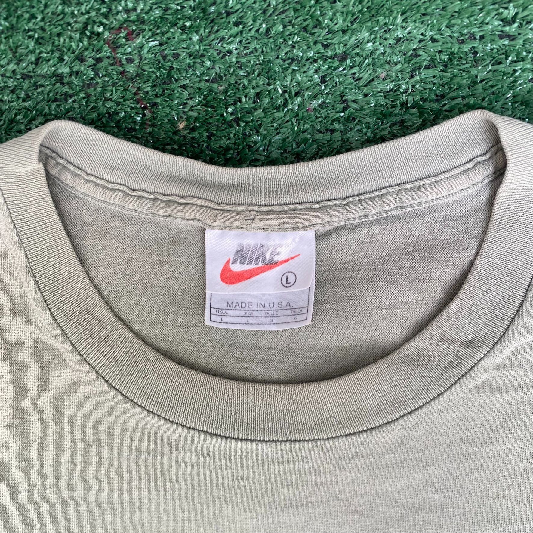 Nike Vintage 90s Nike Logo Shirt Big Center Swoosh Athletic Tee Size US L / EU 52-54 / 3 - 4 Thumbnail