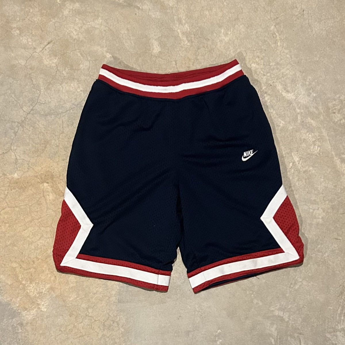 Nike × Vintage Crazy Vintage Y2K Nike Mesh USA Basketball Shorts Essential Size US 32 / EU 48 - 1 Thumbnail