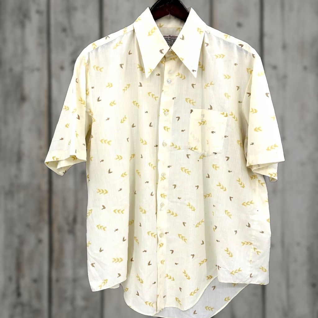 Vintage Custom Fashioned-Ever Pressed Shirt Mens L VTG Floral Short Sleeve Button-Up Collared Wing 17 Preppy Birds Flower All Seasons Yellow Size US M / EU 48-50 / 2 - 1 Thumbnail