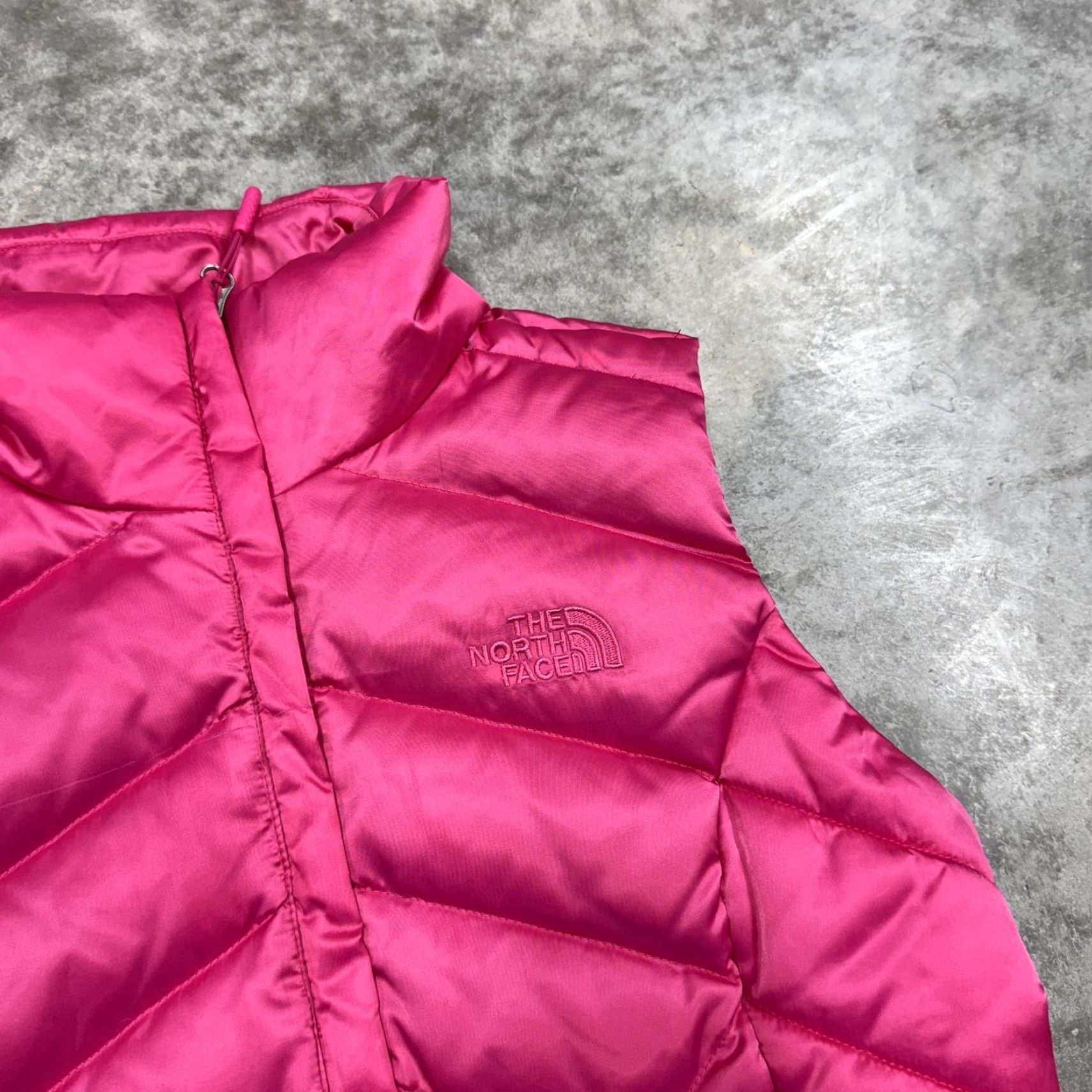 The North Face The North Face Vest Womens XS Pink 550 Down Quilted Puffer Insulated Outdoor Vest Womens XS Pink Quilted Down Insulated Puffer Outdoor Size XS / US 0-2 / IT 36-38 - 2 Thumbnail