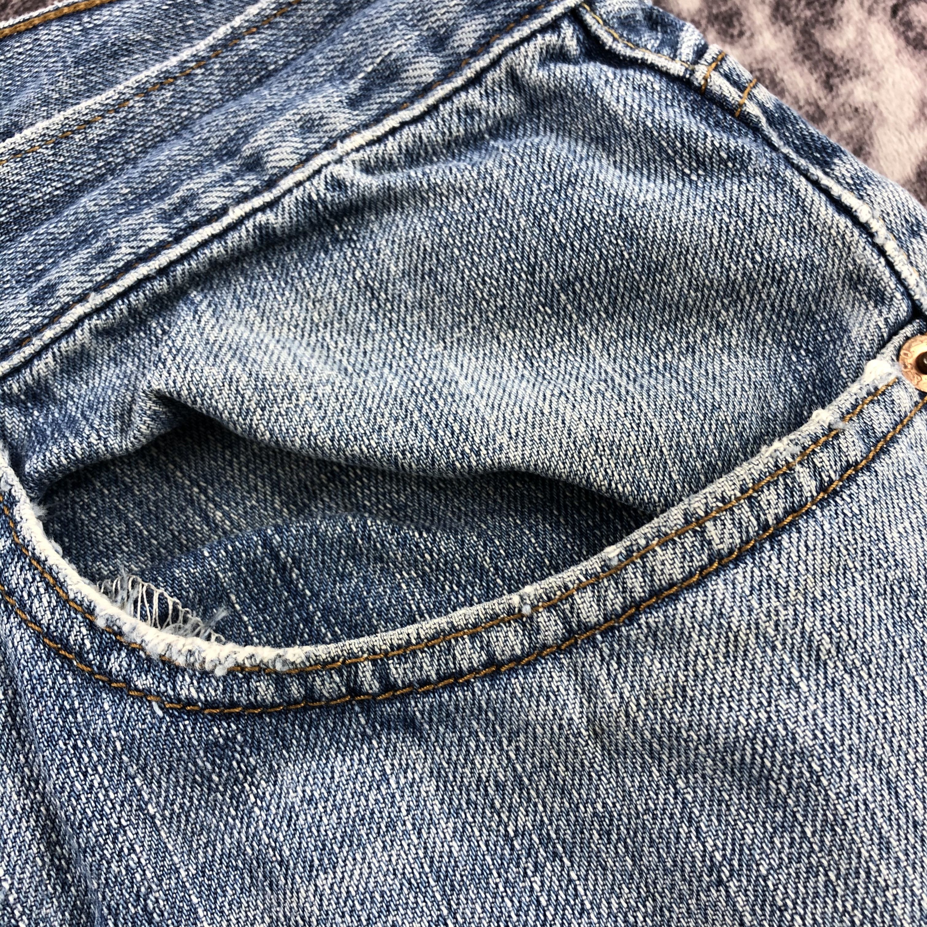 Levi's × Vintage Vintage Blue Wash Levis 569 Jeans-JM3022 Size US 37 - 10 Thumbnail