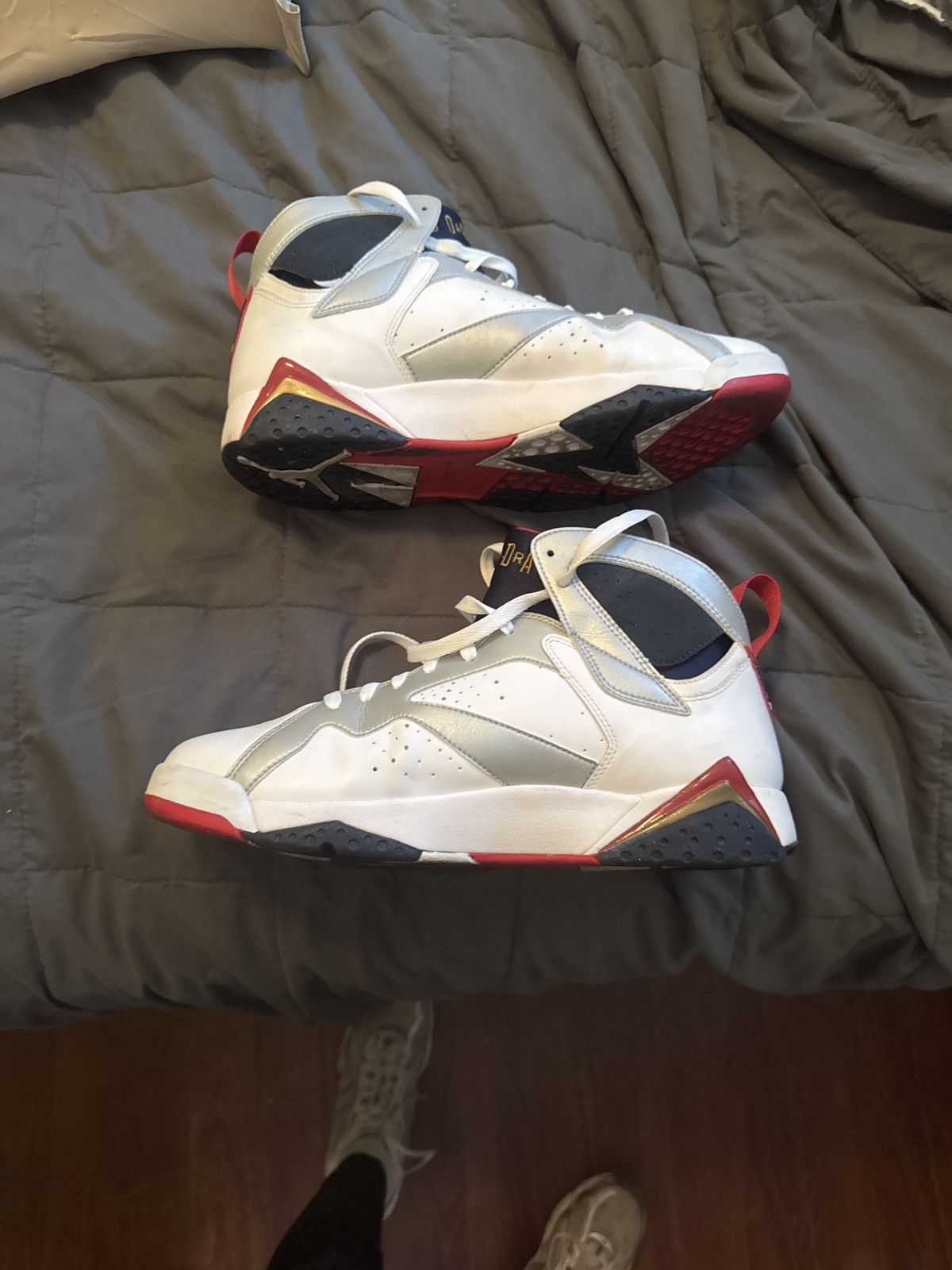 Jordan Brand Jordan white tennis shoes Size US 11 / EU 44 - 2 Thumbnail