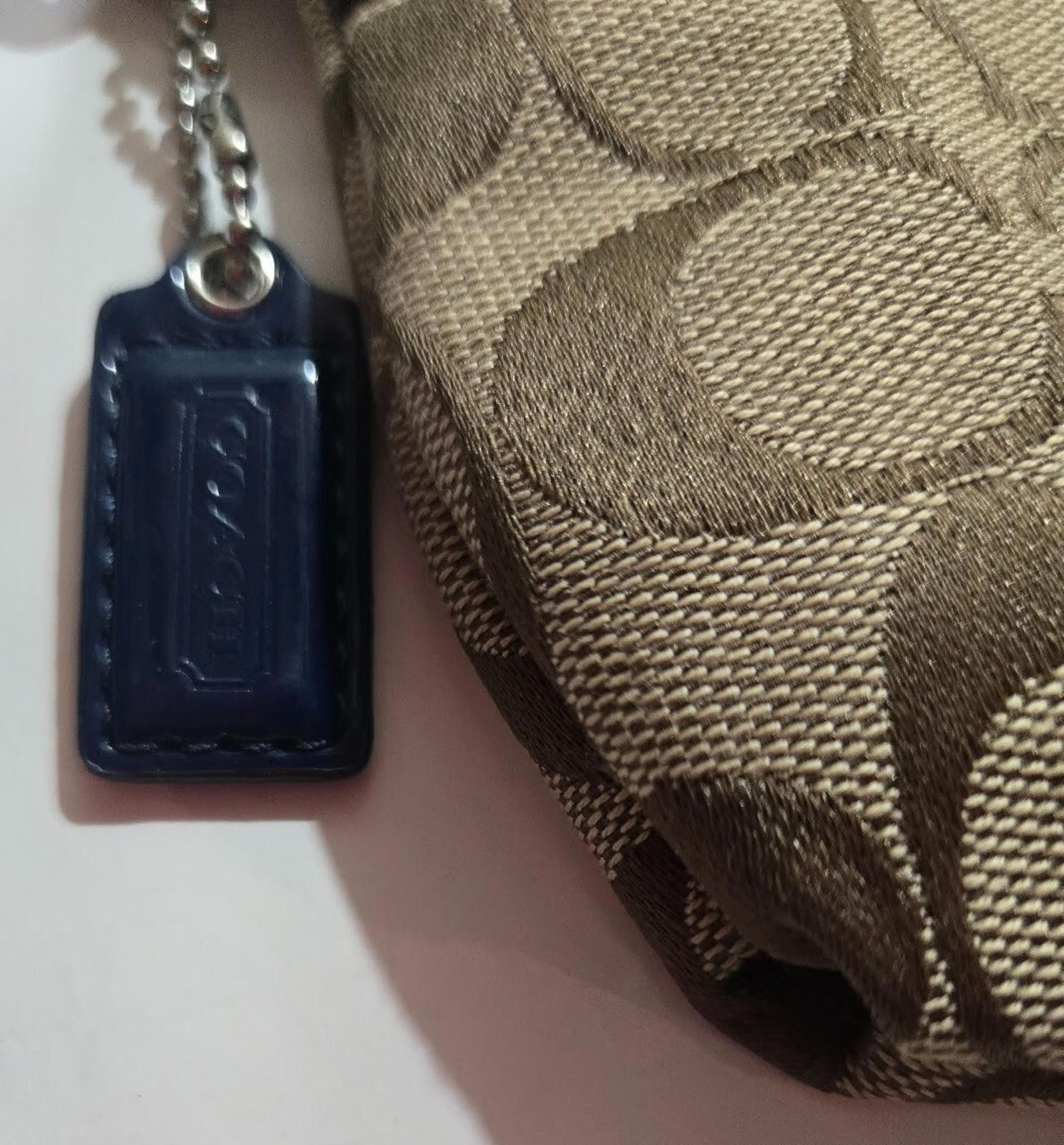 Coach Coach Wristlet Signature Jacquard Fabric w Hang Tag Zippered Size ONE SIZE - 2 Thumbnail