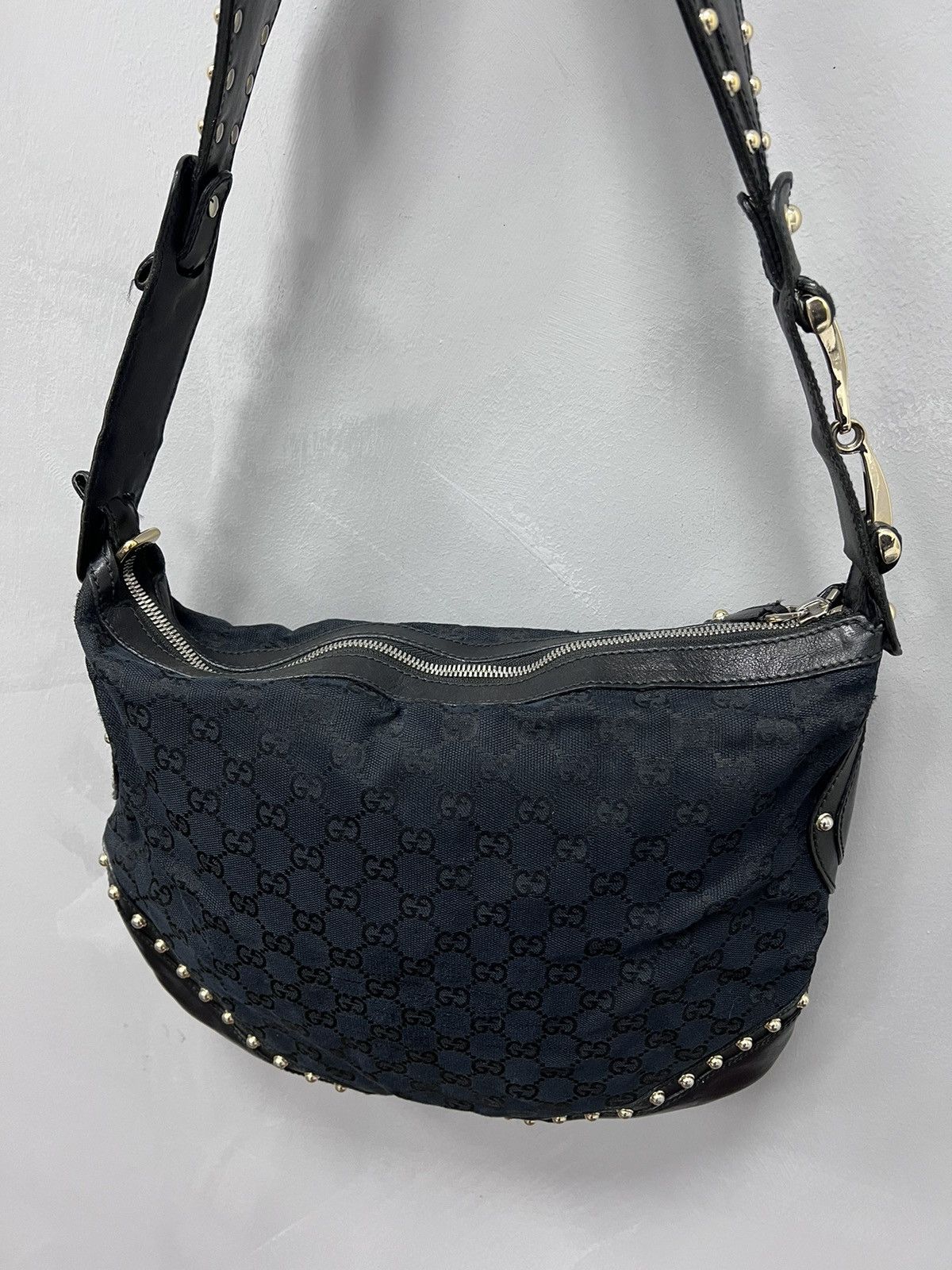 Gucci VINTAGE GUCCI GG SUPREME BLACK CANVAS STUDDED HOBO BAG Size ONE SIZE - 5 Thumbnail