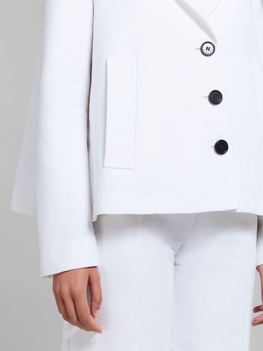 oc11z0525 A-Line Cady Jacket in White