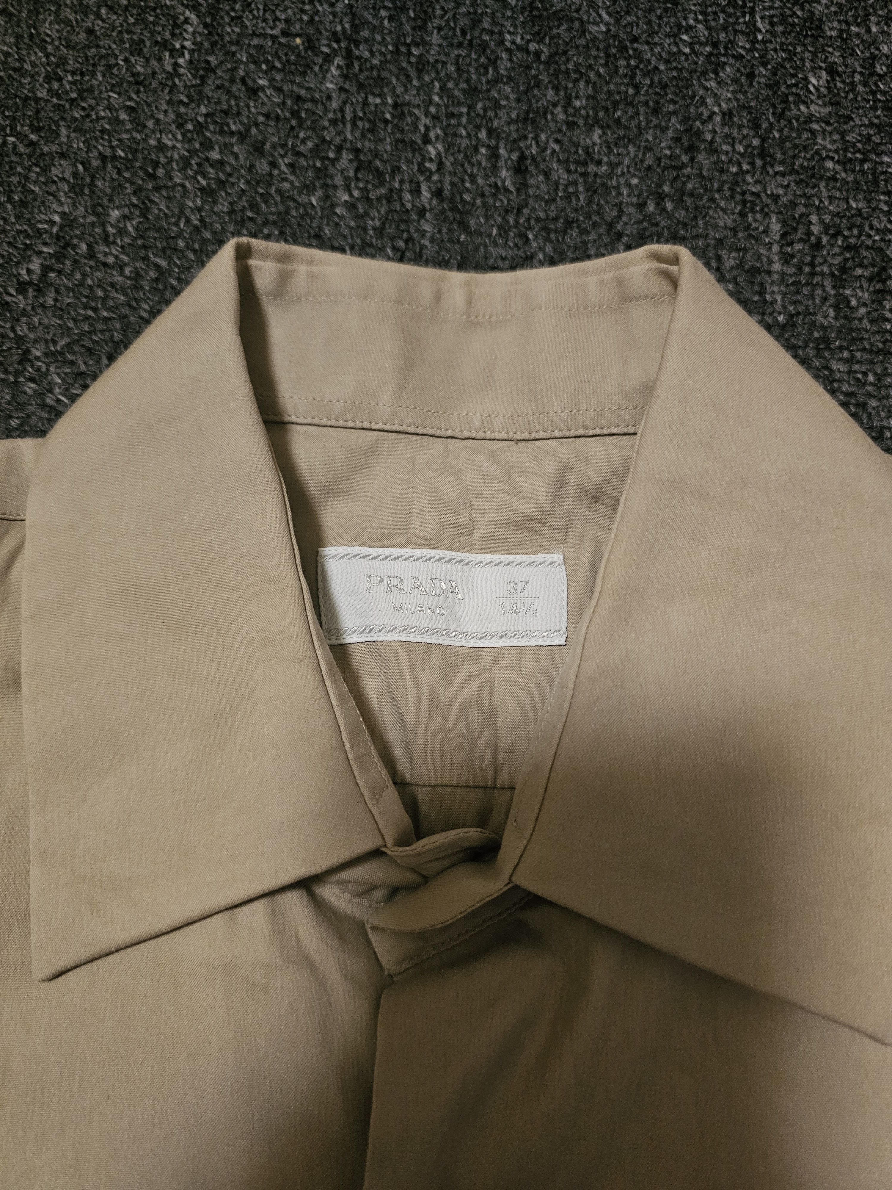 Prada Prada khaki short-sleeved shirt size 37/S Size US S / EU 44-46 / 1 - 3 Thumbnail