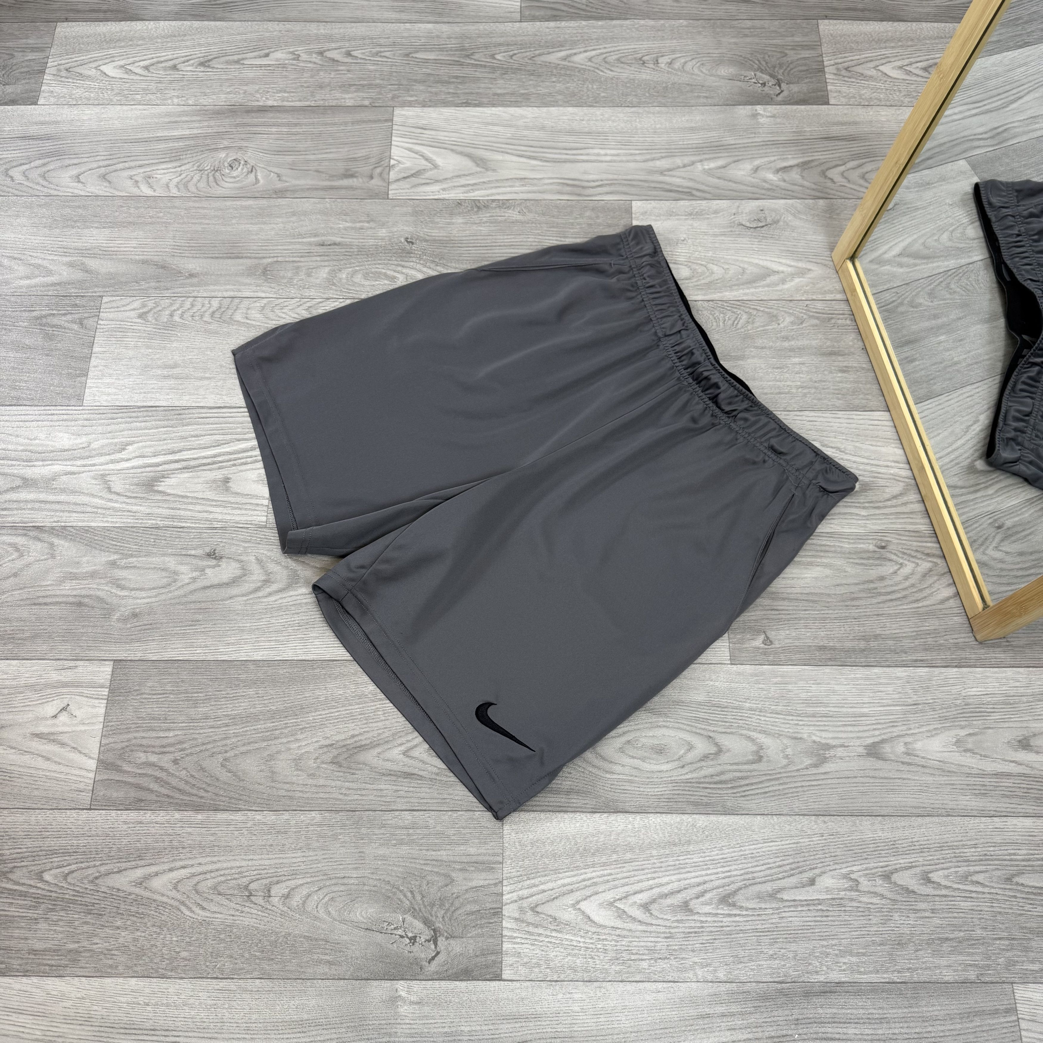 Nike Nike Dri-Fit Grey Shorts Size US 34 / EU 50 - 3 Thumbnail